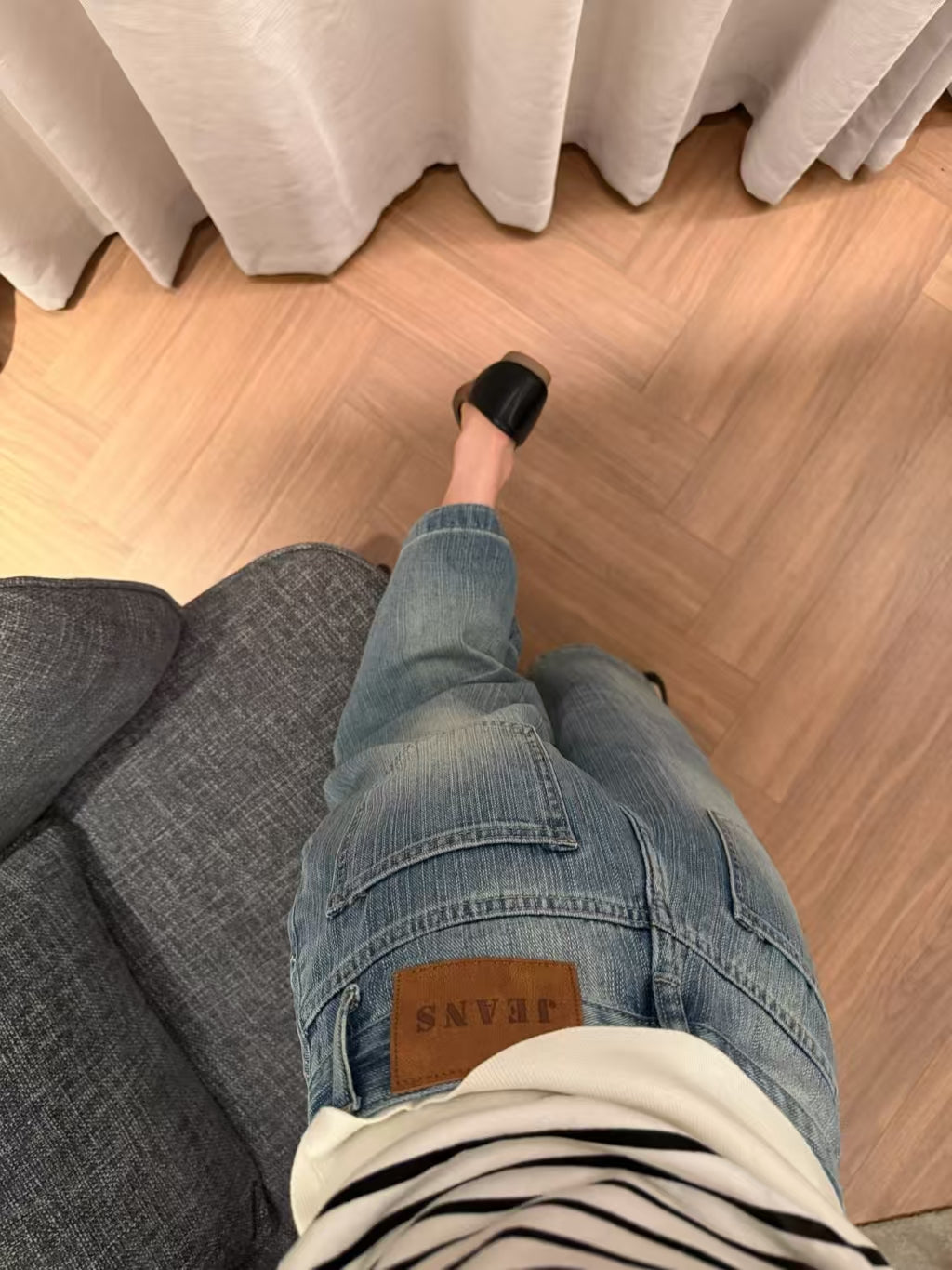 Low Rise Slub Wide Leg Cropped Jeans - fabric texture close up